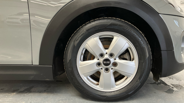 MINI Hatchback 1.5 Cooper Classic II 3dr Petrol Hatchback